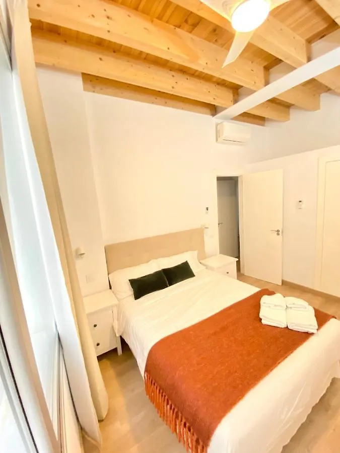 Top-Notch Downtown House With Private Rooftop Terrace And Parking Opt Seville Villa